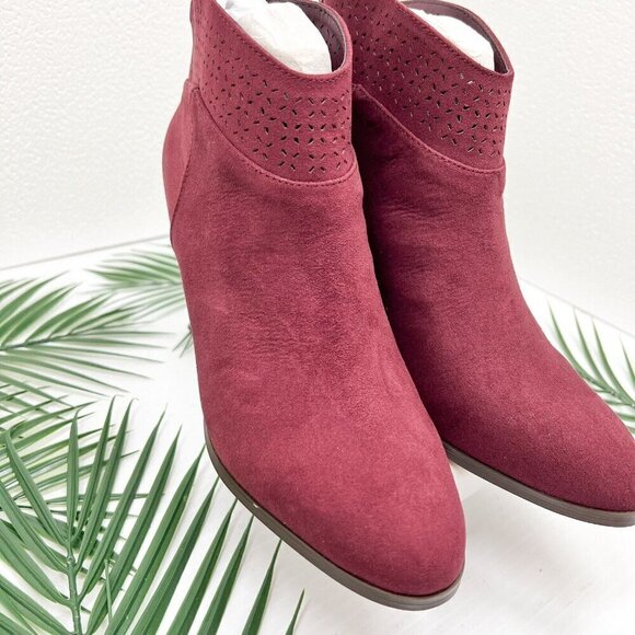 Violet & Red Jackson Lazer Cut Topline Bootie Faux Suede Burgundy Size 7 NWOB - Picture 4 of 14
